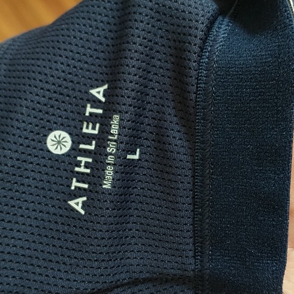 Athleta women’s sports bra size medium navy blue coastal nautical stripes - Picture 5 of 5